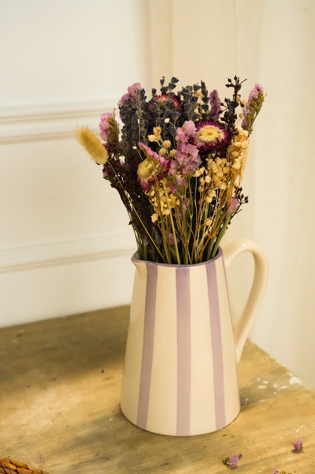 Vase en céramique à rayures - Image 2